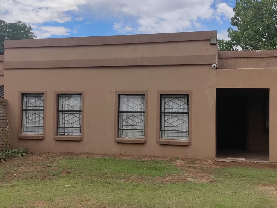 To Let 3 Bedroom Property for Rent in Estoire Free State